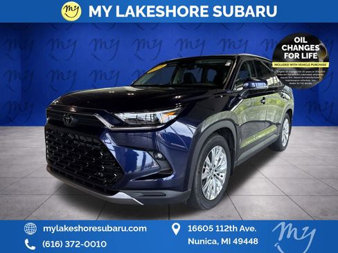 Used 2024 Toyota Grand Highlander AWD image 3