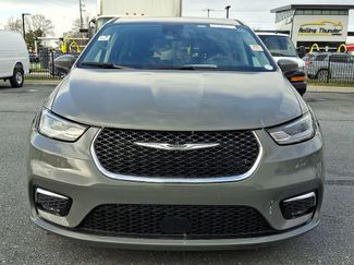 Used 2023 Chrysler Pacifica Touring-L video 2