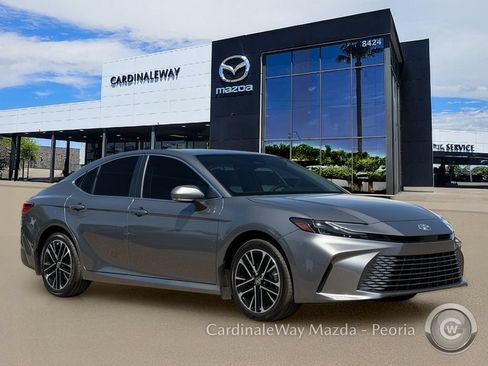 Used 2026 Toyota Camry XLE FWD image 11