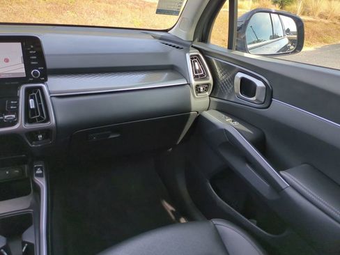 Used 2023 Kia Sorento S image 19