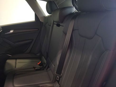 Used 2024 Audi Q5 2.0T Premium w/ Convenience Package image 38