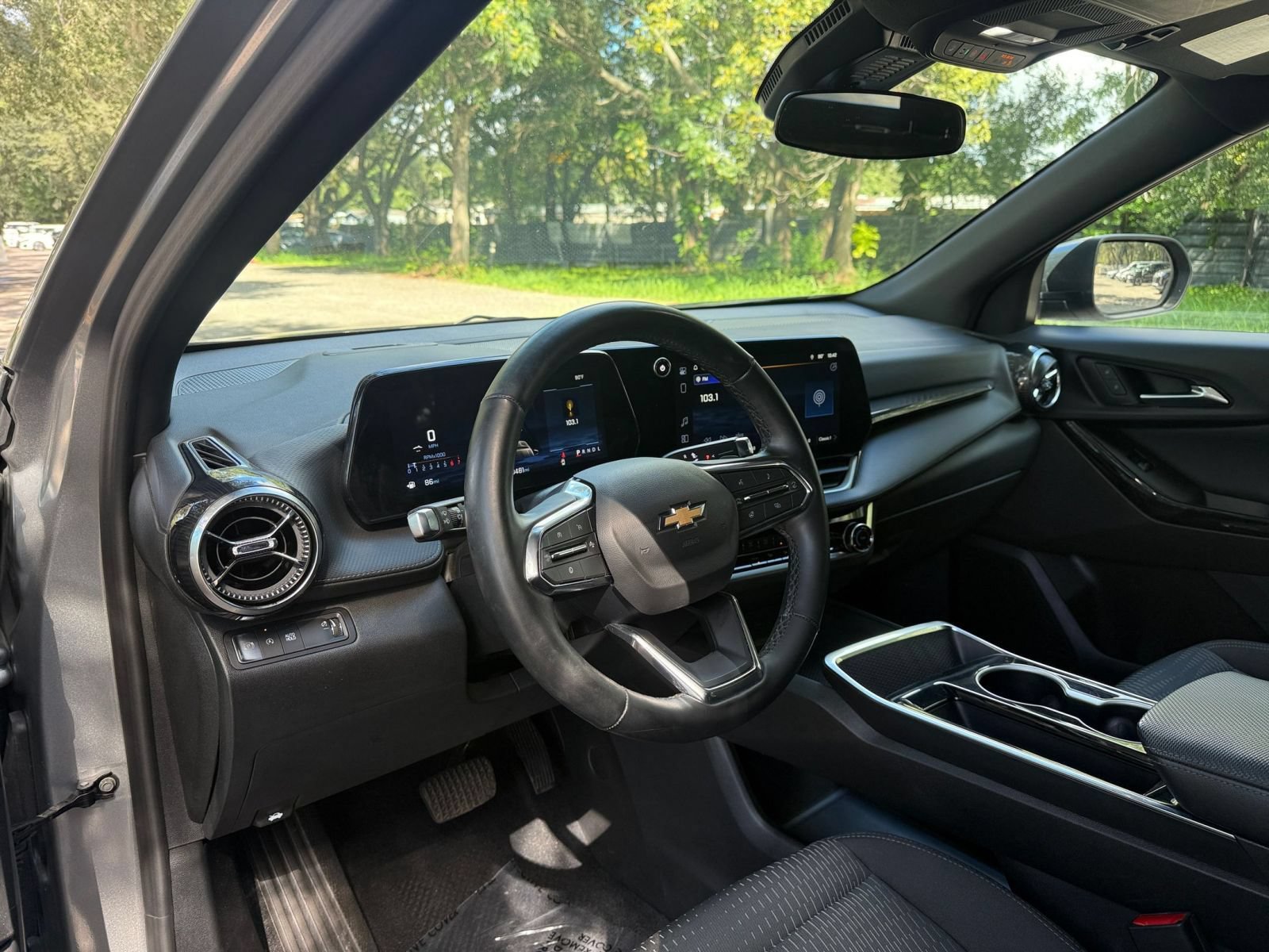 Used 2025 Chevrolet Equinox LT FWD image 31