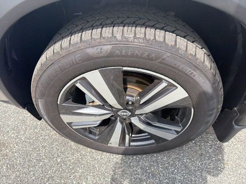 Used 2023 Nissan Rogue SL w/ SL Premium Package image 11