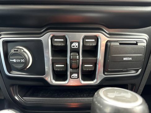 Used 2022 Jeep Wrangler Unlimited Sahara w/ Cold Weather Group image 26