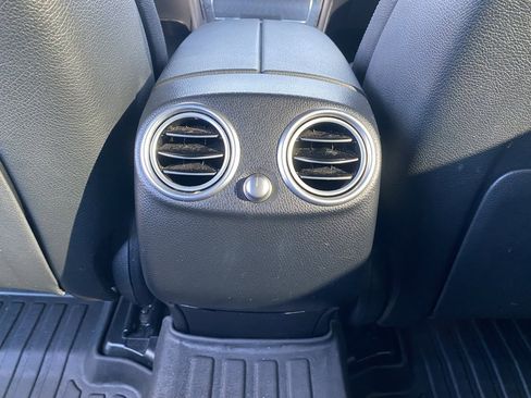 Used 2021 Mercedes-Benz GLC 300 GLC 300 image 29