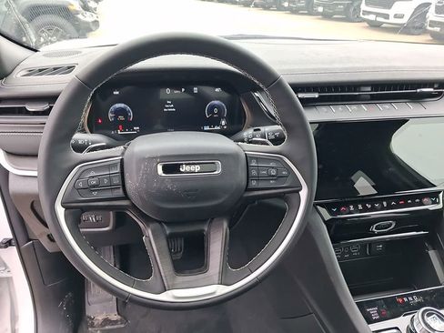 New 2026 Jeep Grand Cherokee Limited image 32