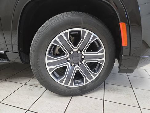 Used 2023 Jeep Wagoneer Series II AWD/4WD image 8