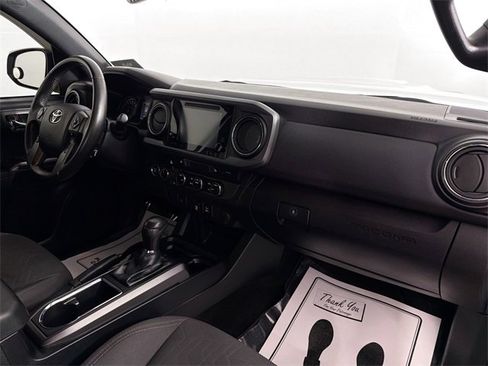Used 2019 Toyota Tacoma TRD Sport image 26
