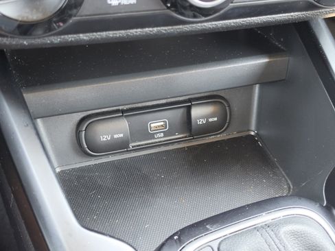Used 2022 Kia Soul LX FWD image 23
