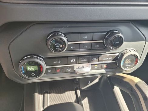 Certified 2025 Ford Bronco Badlands image 24