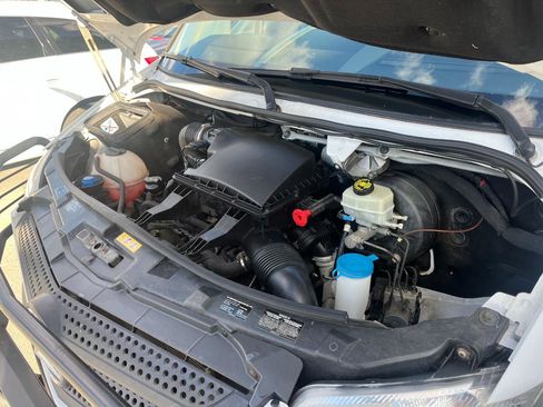 Used 2015 Mercedes-Benz Sprinter 2500 image 44