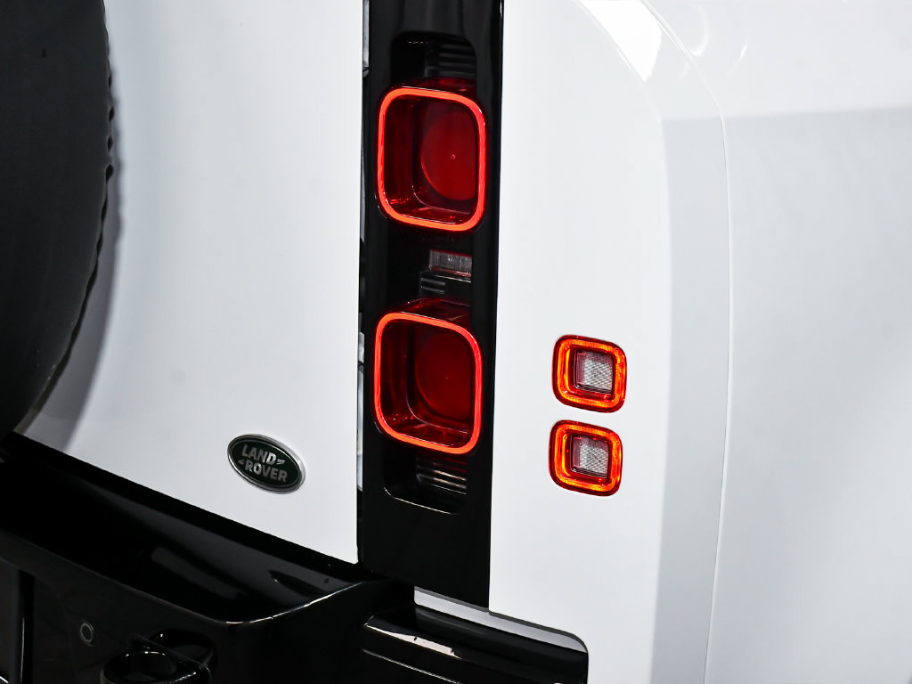 Used 2023 Land Rover Defender 90 X-Dynamic SE AWD/4WD image 83
