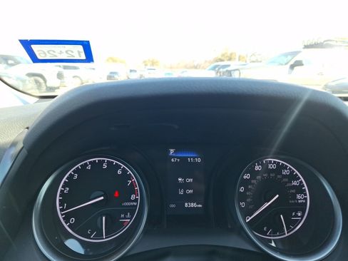 Used 2024 Toyota Camry SE image 18