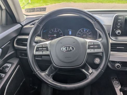 Used 2020 Kia Telluride S w/ S 8 Passenger Seating Package AWD/4WD image 12