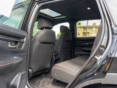 Used 2025 Honda CR-V Sport image 28
