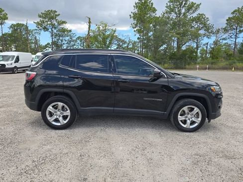 Used 2024 Jeep Compass Latitude AWD/4WD image 3