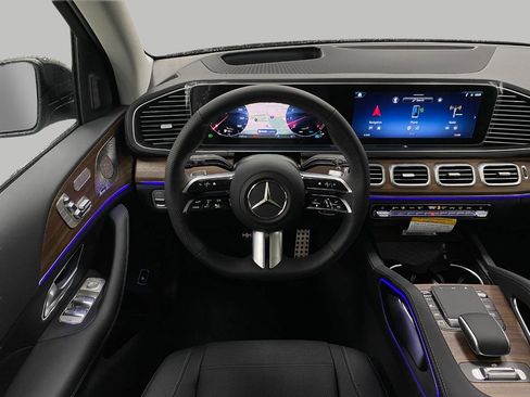 New 2026 Mercedes-Benz GLS 450 4MATIC image 14