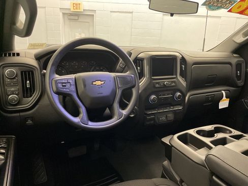 Used 2026 Chevrolet Silverado 2500 Custom image 12