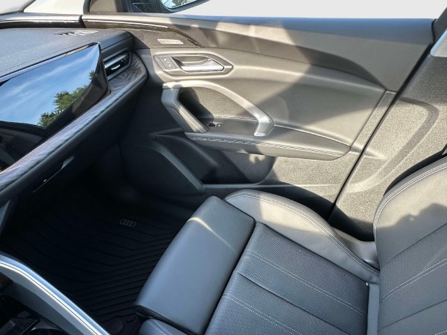 Certified 2025 Audi Q5 Premium AWD/4WD image 34