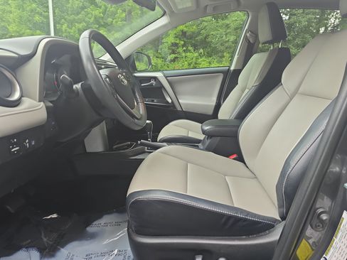 Used 2017 Toyota RAV4 Limited FWD image 14