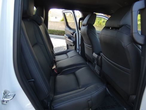 Used 2025 Toyota Tacoma TRD Sport image 39