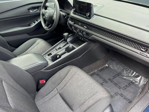Used 2023 Honda Accord EX image 31