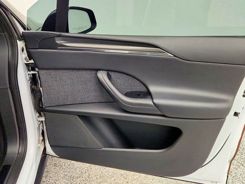 Used 2022 Tesla Model X Plaid image 32