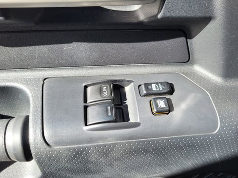 Used 2011 Toyota FJ Cruiser 4x4 SUV w/ Convenience Pkg image 13