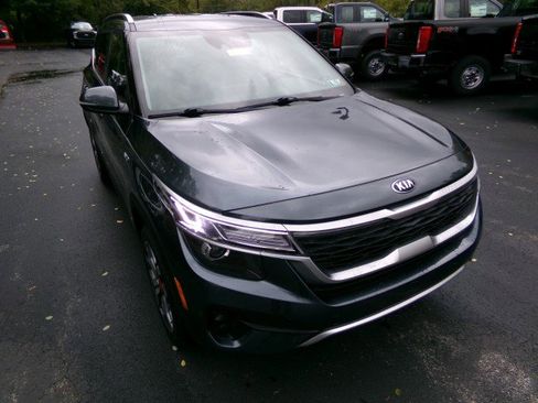 Used 2021 Kia Seltos S image 2