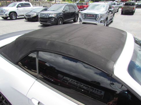 Used 2017 Ford Mustang GT Premium RWD image 24