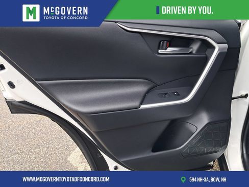 Used 2022 Toyota RAV4 SE w/ Weather & Moonroof Package AWD/4WD image 19