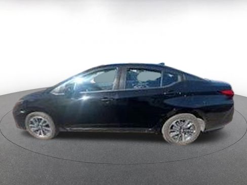 Used 2025 Nissan Versa SV image 4