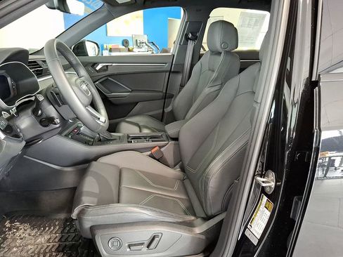 Certified 2025 Audi Q3 2.0T Premium w/ Convenience Package image 15