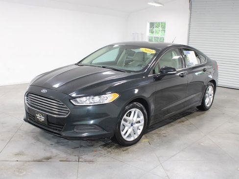 Used 2014 Ford Fusion SE FWD image 4
