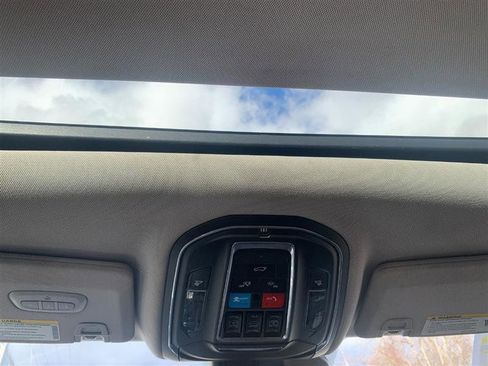 Used 2022 Jeep Grand Cherokee Limited 4xe image 38