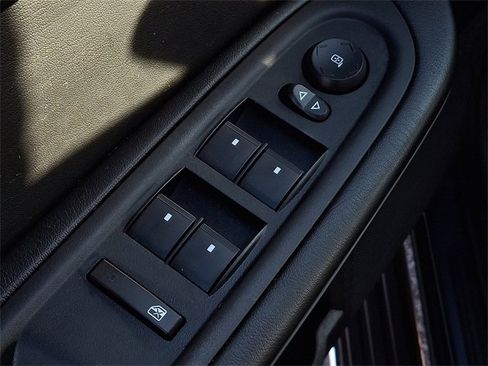 Used 2014 GMC Acadia SLE image 25