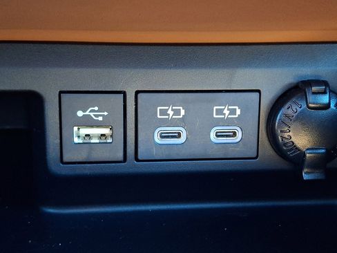 Used 2024 Toyota Highlander Platinum image 25