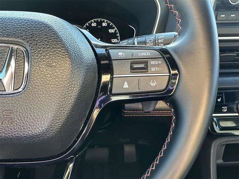 Certified 2025 Honda Pilot Sport image 13