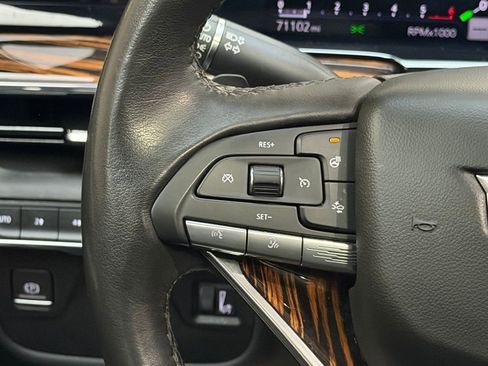 Used 2023 Cadillac Escalade Premium Luxury image 19