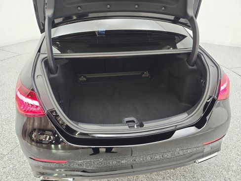 Used 2024 Mercedes-Benz C 300 Sedan image 21