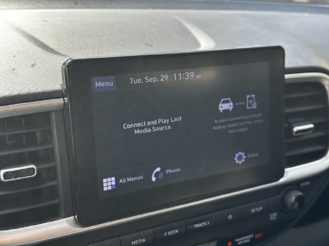 Used 2022 Hyundai Venue SEL FWD image 23