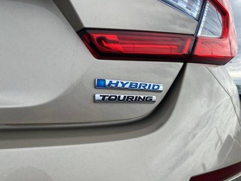 Used 2018 Honda Accord Touring image 16