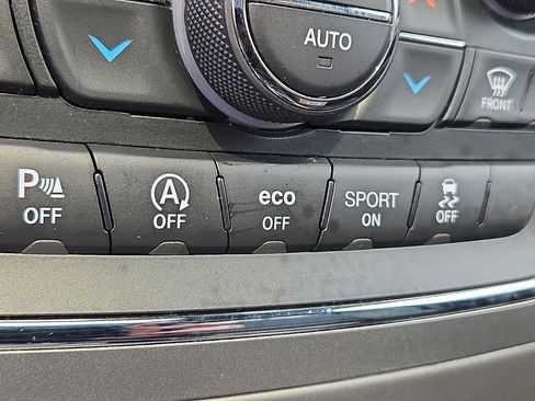 Used 2018 Jeep Grand Cherokee Limited image 25