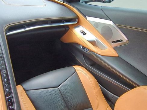 Used 2023 Chevrolet Corvette Z06 RWD image 15