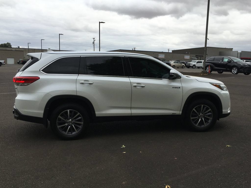 Used 2019 Toyota Highlander XLE AWD/4WD image 9