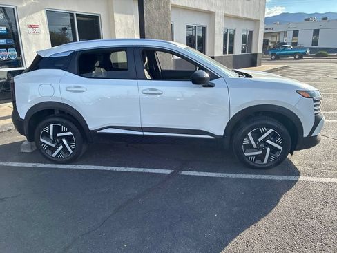 Used 2026 Nissan Kicks SV FWD image 4