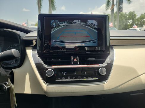 Used 2025 Toyota Corolla LE FWD image 27
