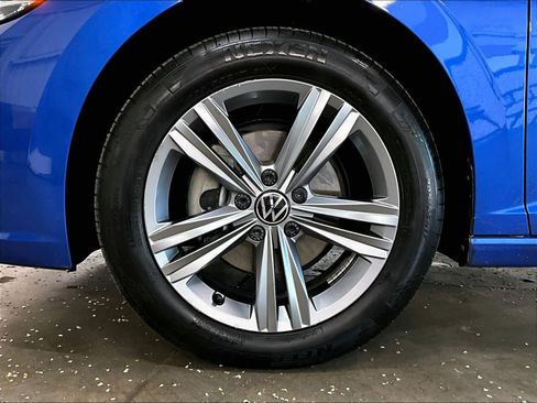 Used 2024 Volkswagen Jetta SE image 11