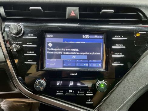 Used 2020 Toyota Camry SE w/ Carpet Mat Package FWD image 13