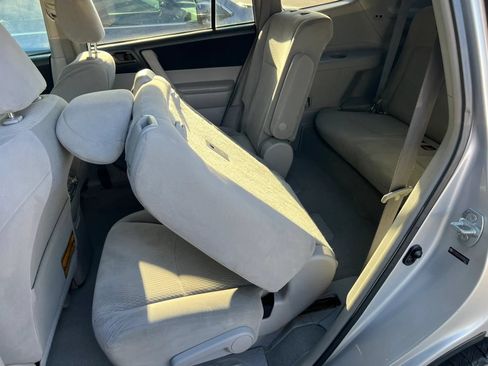 Used 2010 Toyota Highlander 2WD w/ Extra Value Pkg 2 image 13